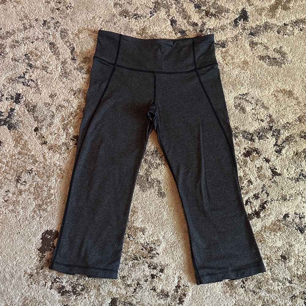 Lululemon Cropped Heather Grey Leggings